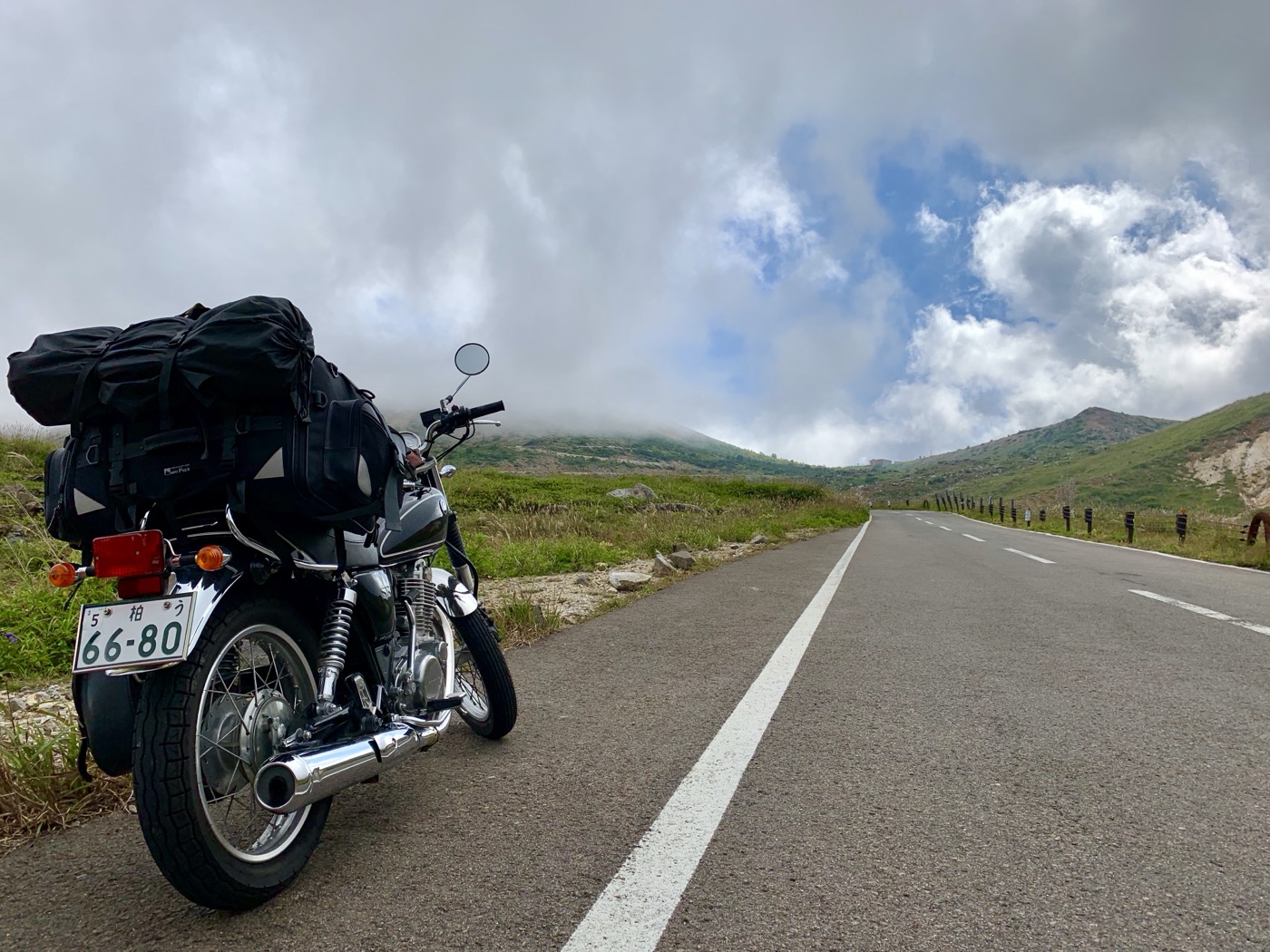 スカイラインの道