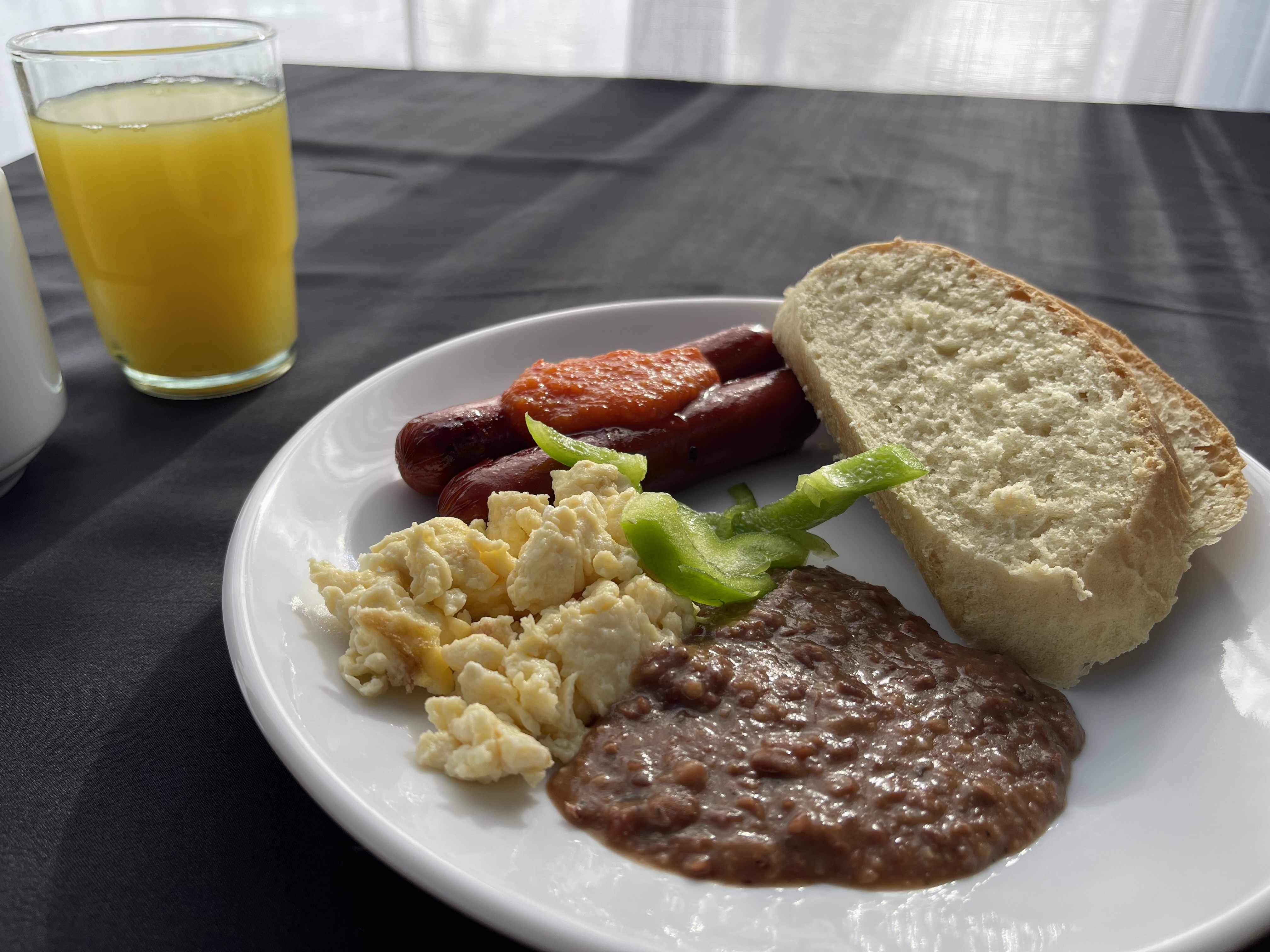 ベリーズの朝食プレート