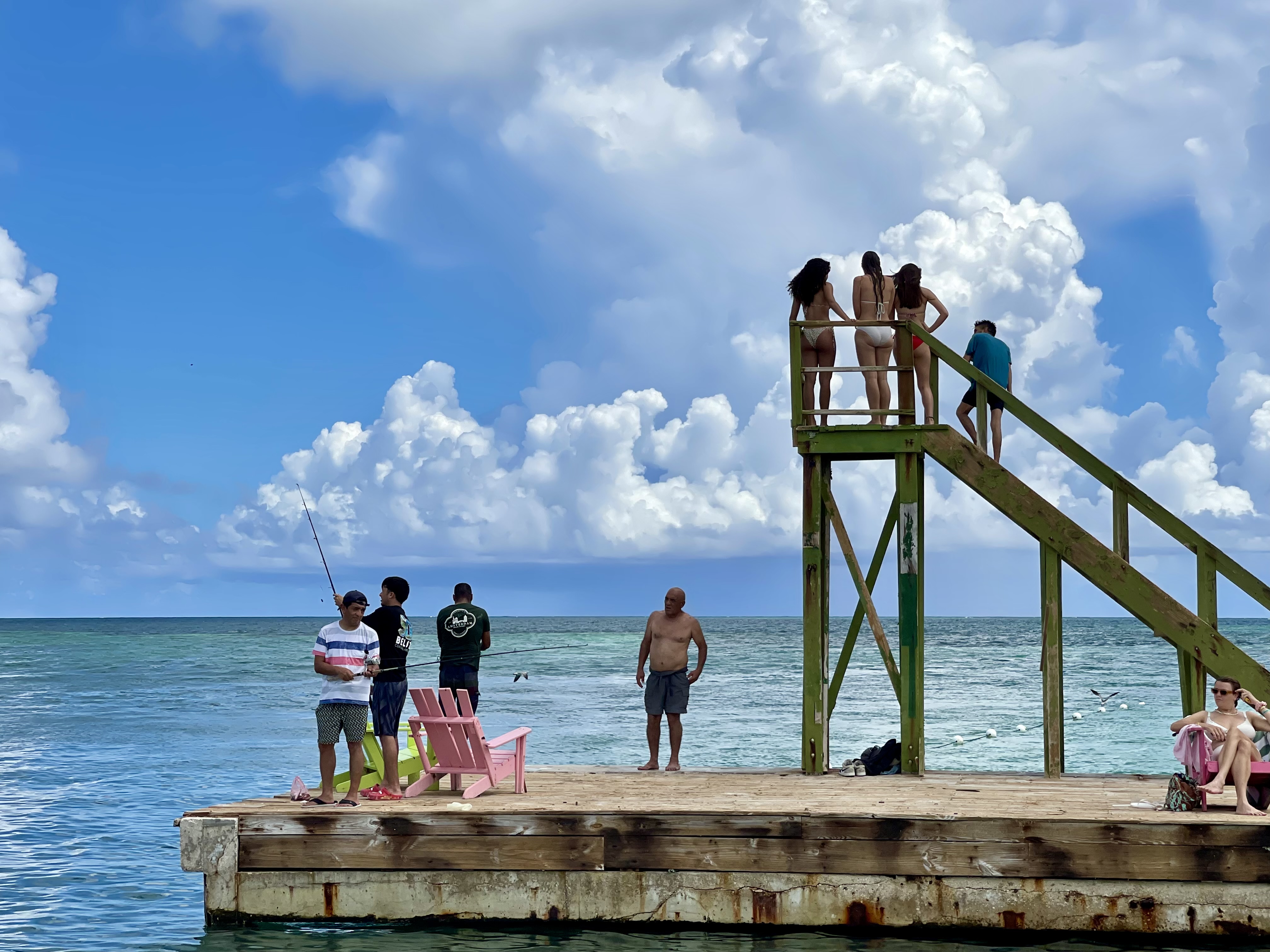 桟橋と地元の人々