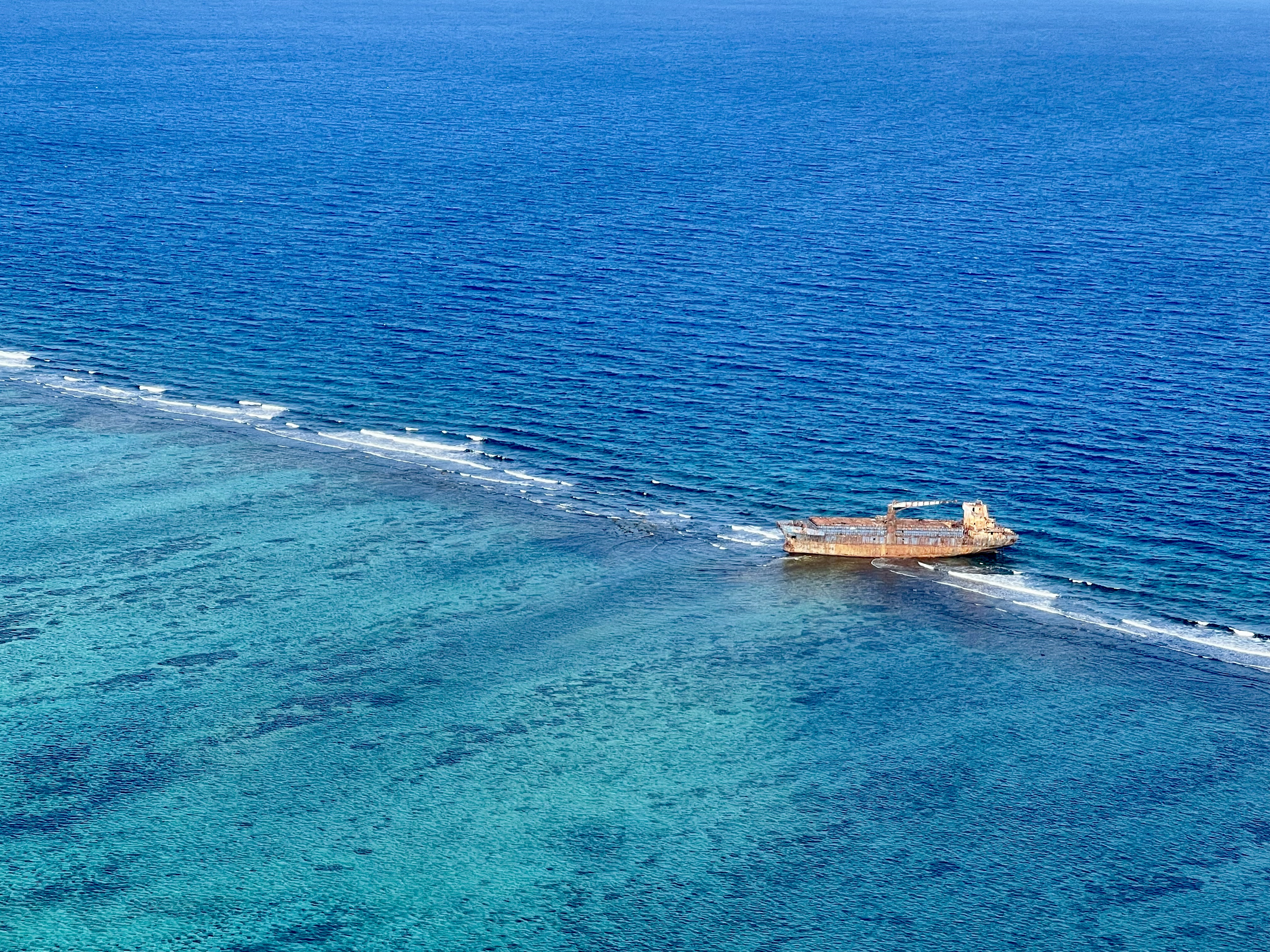 ライトハウス・リーフの難破船空撮