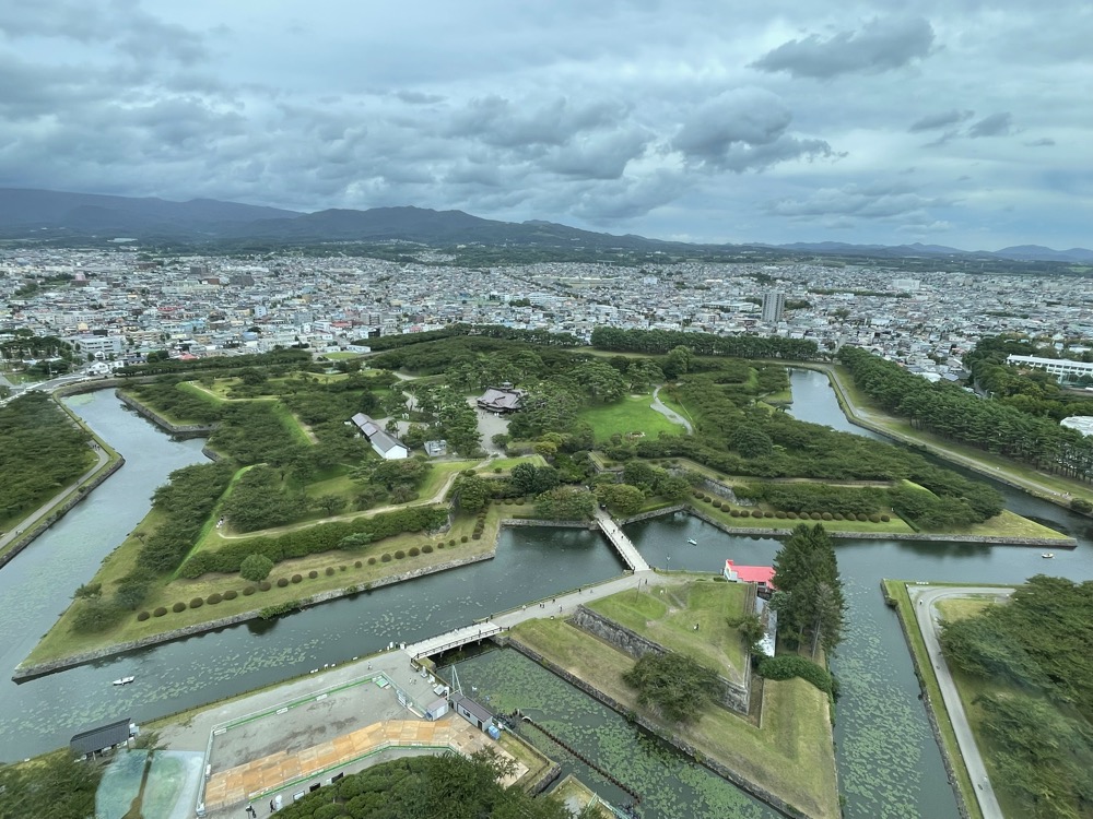 函館朝市・五稜郭・北海道第一歩の地碑