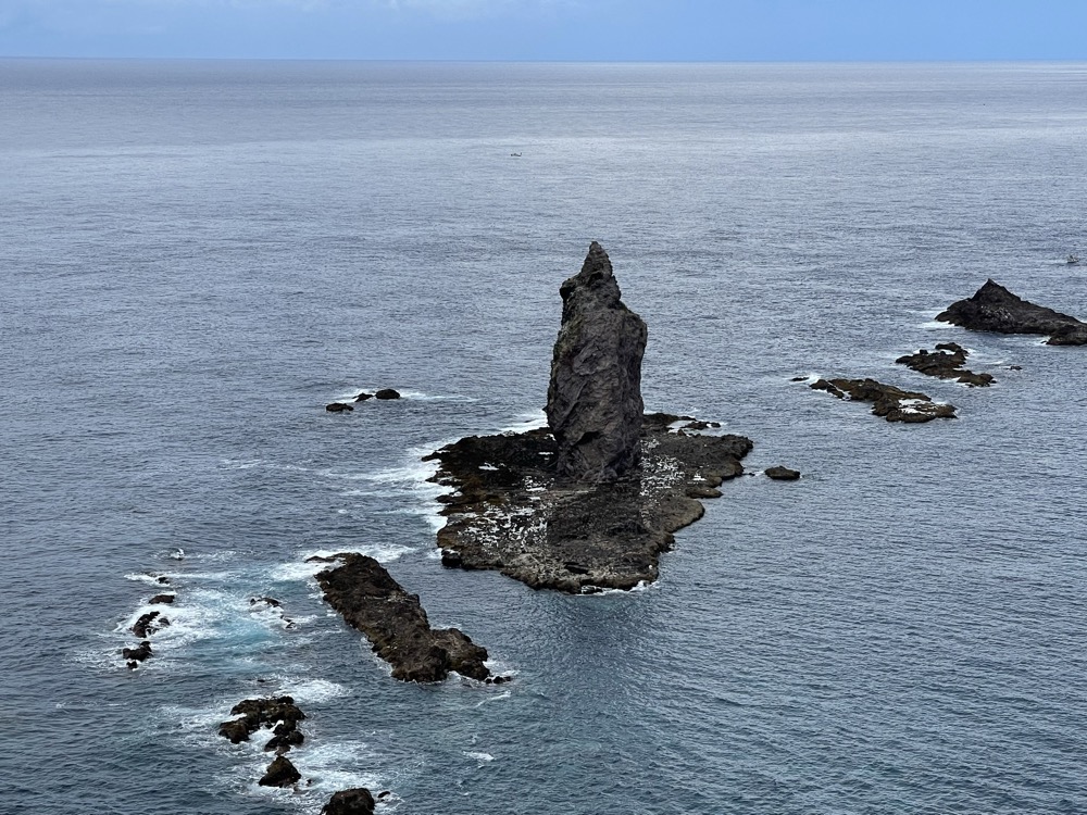 神威岩