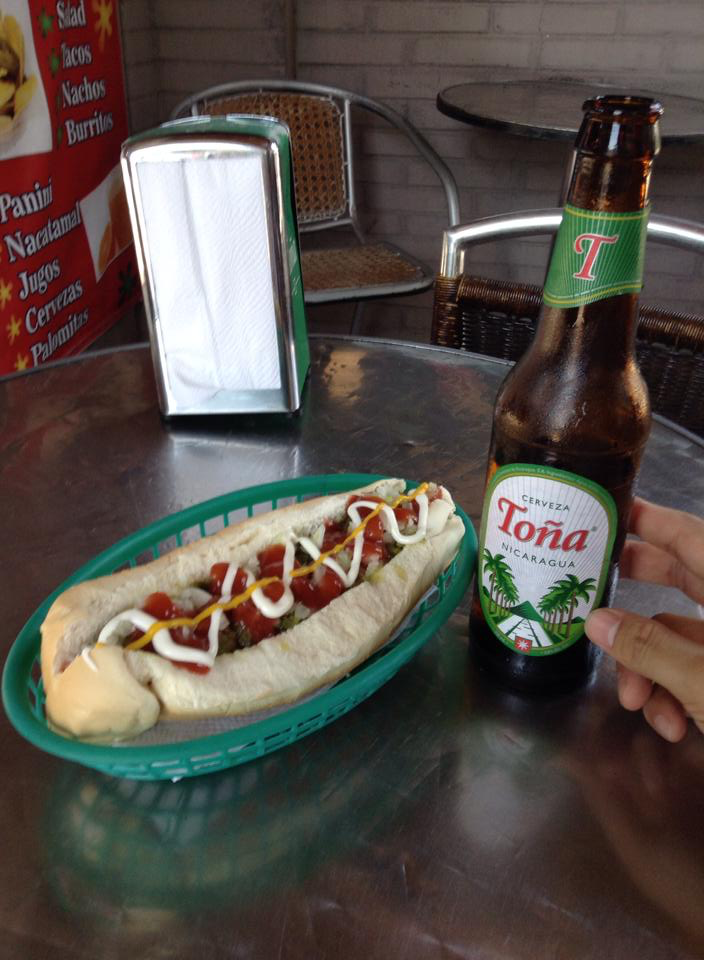 グラナダのホットドッグとToña